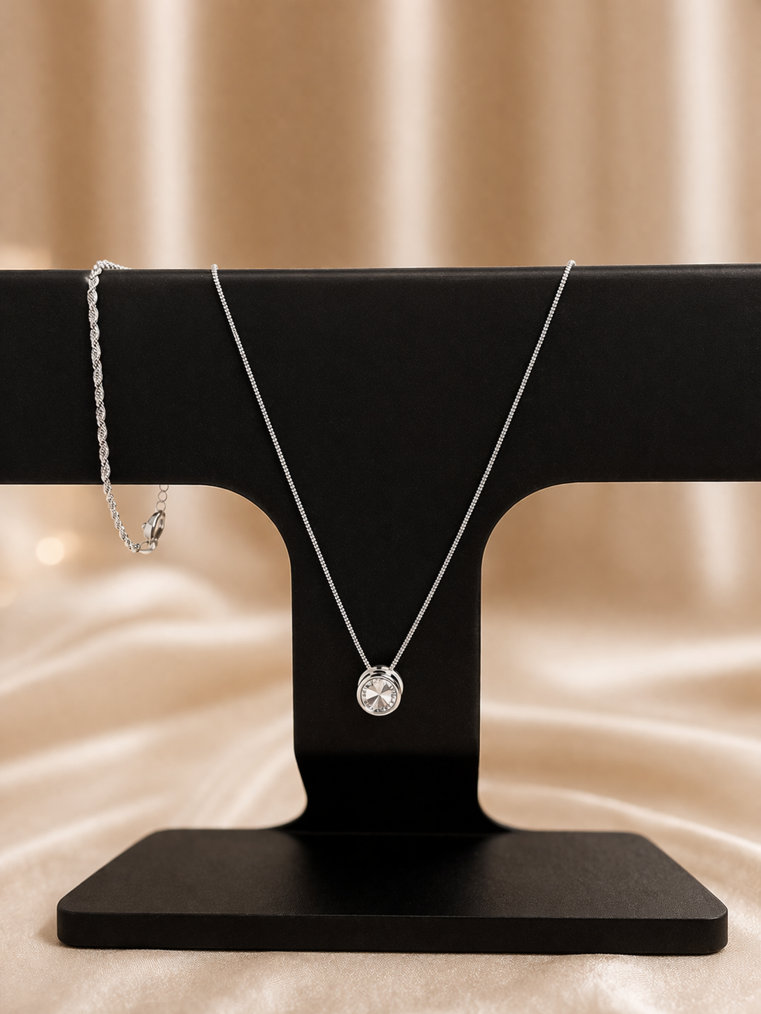 Conjunto colar e pulseira Brilho da Lua folheado a prata